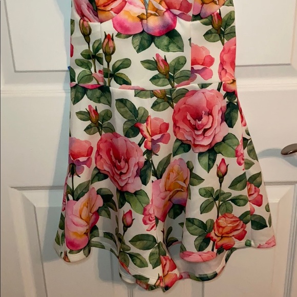 ✨FLORAL ROMPER✨ - Picture 3 of 6